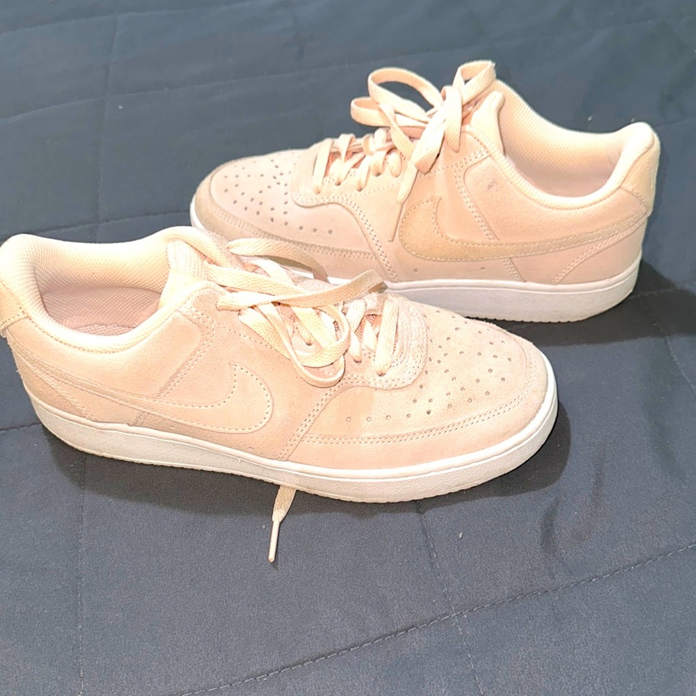NIKE COURT VISION WOMEN’S SOFT LEATHER SNEAKERS Size 7.5